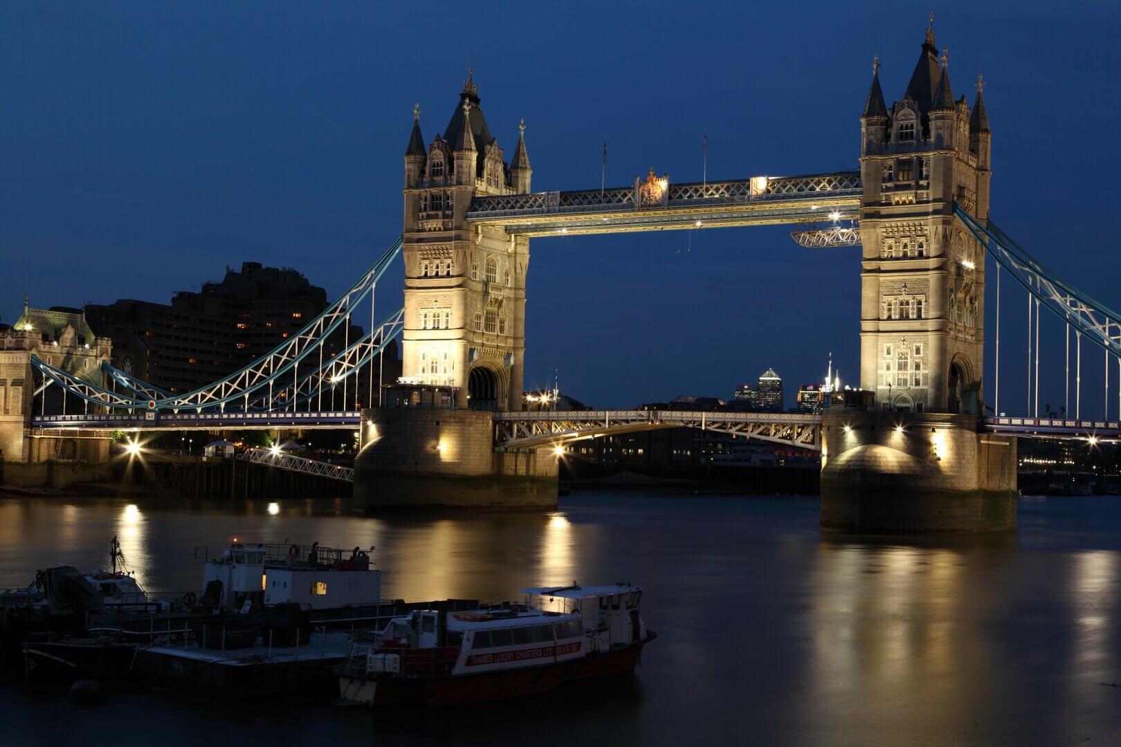 water-light-architecture-sky-bridge-night-1263279-pxhere.com (1)